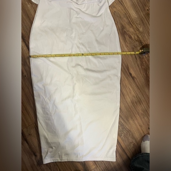 White off the shoulder dress - Picture 7 of 10